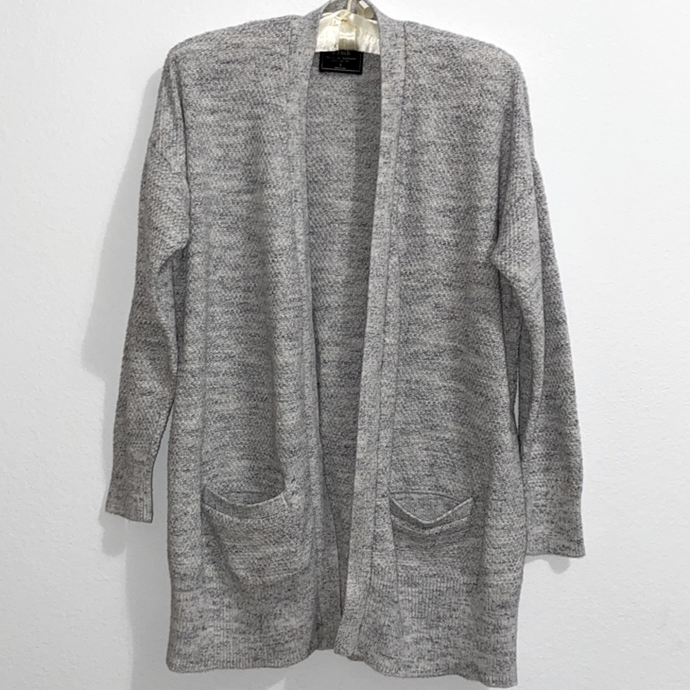 ABERCROMBIE & FITCH 100% Cotton Cardigan Sweater.